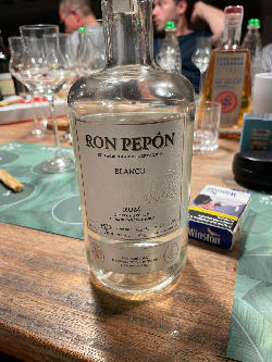 Photo of the rum Ron Pepón Blanco Rum taken from user Righrum