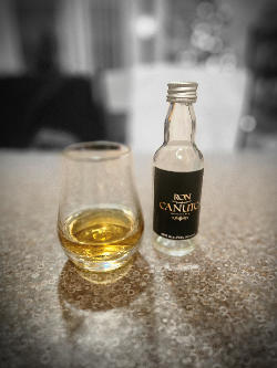Photo of the rum Ron Canuto Superior Rum taken from user Tyler Griffith