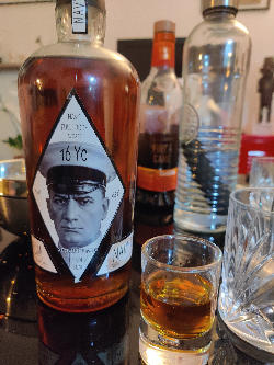 Photo of the rum Navy Full Proof Small Batch 2021 taken from user Vincent D