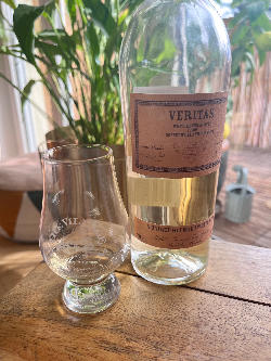 Photo of the rum Veritas Blended Rum taken from user Serge