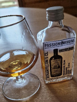 Photo of the rum  taken from user Eric Frechin