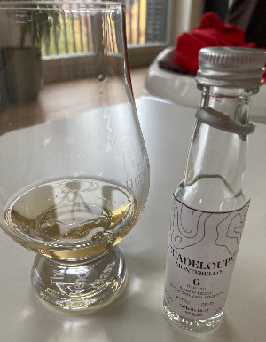 Photo of the rum Montebello No. 22B taken from user Johnny Rumcask