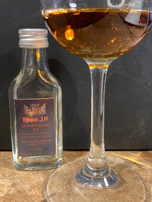 Photo of the rum La Dame Jeanne Numéro 1 taken from user Johannes