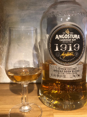 Photo of the rum Angostura 1919 taken from user Mateusz