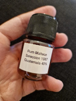 Photo of the rum Malteco Seleccion 1987 taken from user Pavel Spacek