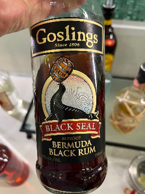 Photo of the rum Black Seal Rum taken from user Henry Davies