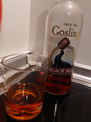 Photo of the rum Black Seal Rum taken from user w00tAN