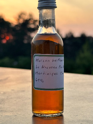 Photo of the rum Le Nouveau Monde taken from user Johannes