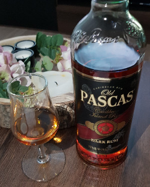 Photo of the rum Old Pascas Dark Rum taken from user heckto🥃