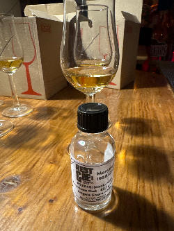 Photo of the rum Pure Single Jamaican Rum MBK taken from user Jarek