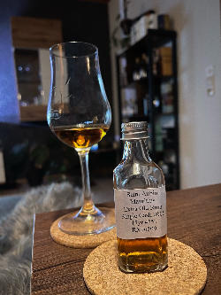 Photo of the rum  taken from user Lukas Jäger