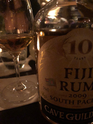 Photo of the rum Fiji Rum taken from user Tschusikowsky