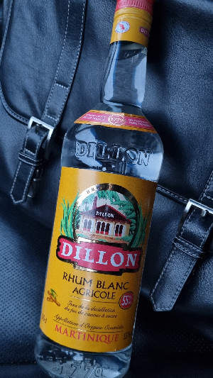 Photo of the rum Blanc taken from user M@xiM