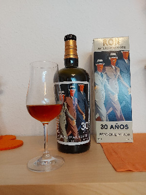 Photo of the rum Arturo Makasare 30 años taken from user Leo Tomczak