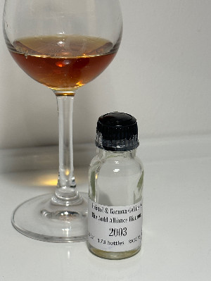 Photo of the rum 2003 taken from user Johannes