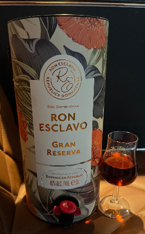 Photo of the rum Ron Esclavo Gran Reserva taken from user BTHHo 🥃