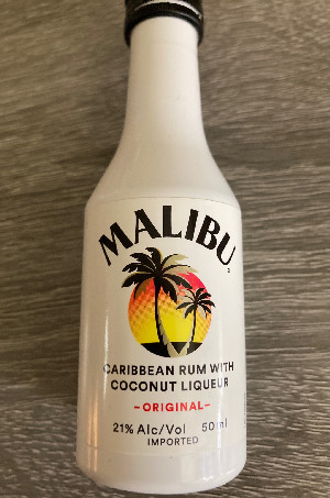 Photo of the rum Malibu Caribbean Rum With Coconut Liquor - Original taken from user Anton Krioukov