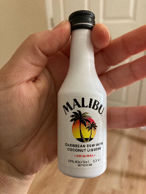 Photo of the rum Malibu Caribbean Rum With Coconut Liquor - Original taken from user Kayla Roy