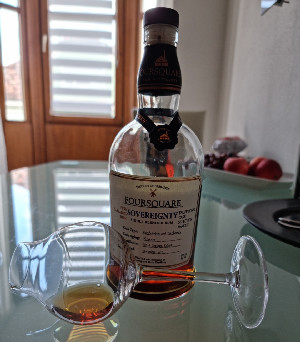 Photo of the rum Exceptional Cask Selection XIX Sovereignty taken from user SaibotZtar 
