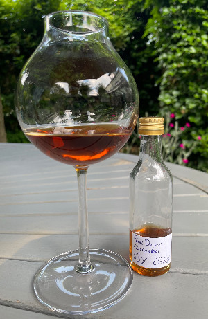 Photo of the rum Fine Old Clarendon Rum (Aficionados) EMB taken from user Frank