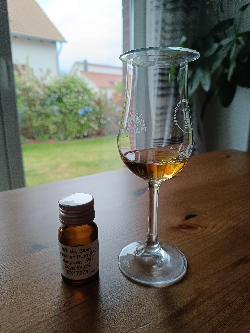 Photo of the rum The Whisky Blues Pure Single Jamaican Rum JMD taken from user Basti