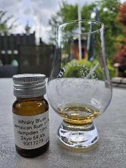 Photo of the rum The Whisky Blues Pure Single Jamaican Rum JMD taken from user zabo