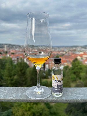 Photo of the rum Cuvée Maison Blanche taken from user Oliver