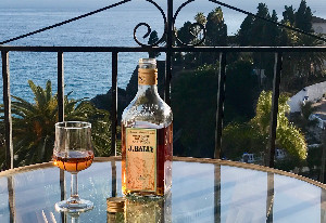 Photo of the rum Rhum Ambré taken from user Stefan Persson