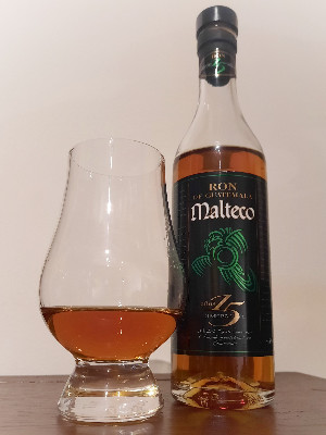 Photo of the rum Malteco 15 Years - Reserva Maya taken from user Werner10