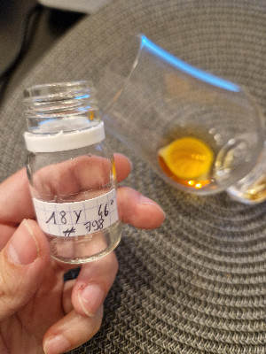 Photo of the rum 18 ans d’âge Single Cask taken from user Pavel Spacek