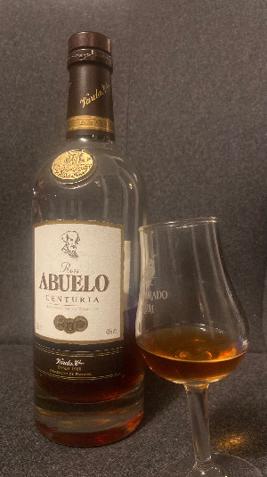 Photo of the rum Abuelo Centuria taken from user Chuck Nörris