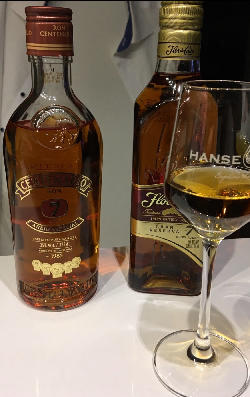 Photo of the rum Centenario No. 7 Añejo Especial taken from user w00tAN