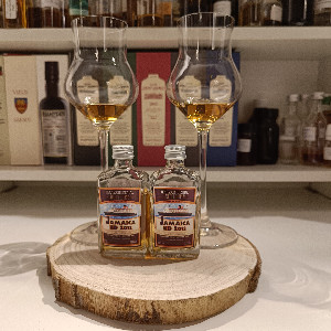 Photo of the rum Jamaica HD (Selected by Fine Spirits) taken from user Righrum