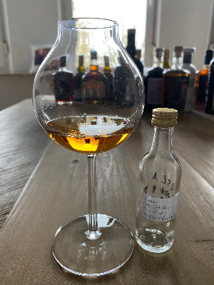 Photo of the rum 1989 taken from user DomM