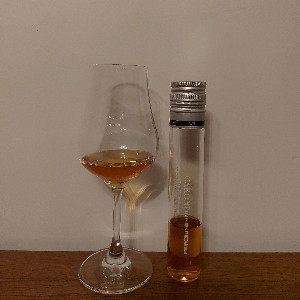 Photo of the rum 100% Trinidad Rum 12 HTR taken from user Maxence