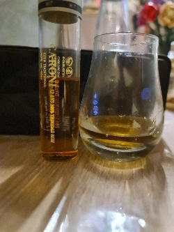 Photo of the rum 100% Trinidad Rum 12 HTR taken from user Steffmaus🇩🇰