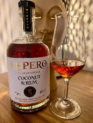 Photo of the rum Ron Espero Liqueur Creole Coconut & Rum taken from user Andreas Hofmann