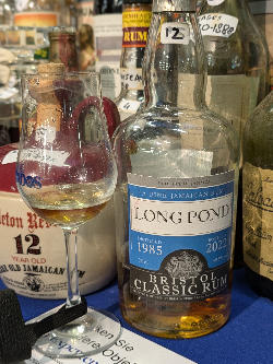 Photo of the rum 1985 taken from user crazyforgoodbooze