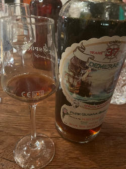 Photo of the rum Demerara taken from user w00tAN