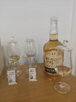 Photo of the rum Rum Artesanal Jamaica Rum taken from user Piotr Ignasiak