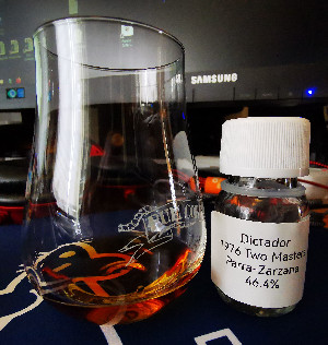 Photo of the rum Dictador 2 Masters(Ximenez-Spinola) taken from user Kevin Sorensen 🇩🇰