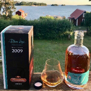 Photo of the rum 2009 taken from user Stefan Persson
