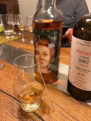 Photo of the rum Geisha Label taken from user Serge