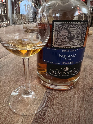 Photo of the rum Panama 10 Years 2015 taken from user Andi
