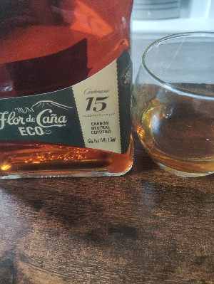 Photo of the rum Flor de Caña 15 Años ECO taken from user Leslie Haigh
