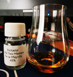 Photo of the rum Dictador 2 Masters Barton Wheated taken from user Kevin Sorensen 🇩🇰