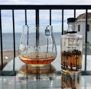 Photo of the rum Gold of Mauritius Dark Rum 5 Solera taken from user Stefan Persson