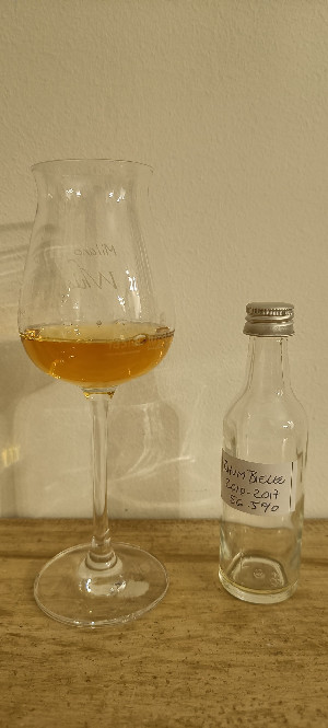 Photo of the rum 2010 taken from user Righrum