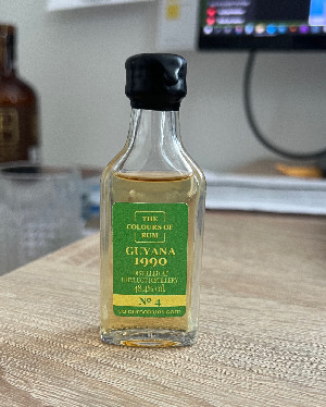 Photo of the rum Guyana Ed. 4 taken from user Pavol Klabník