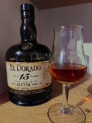 Photo of the rum El Dorado 15 (2020 Release) taken from user w00tAN